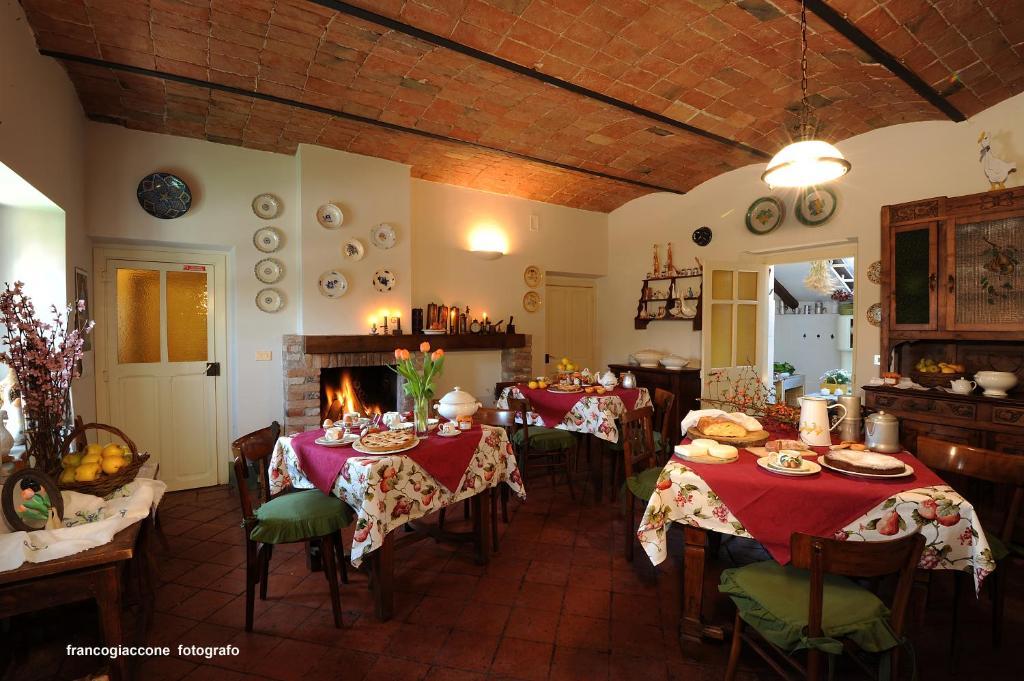 Agriturismo Il Gioco Dell'Oca Bed & Breakfast Barolo Exterior photo